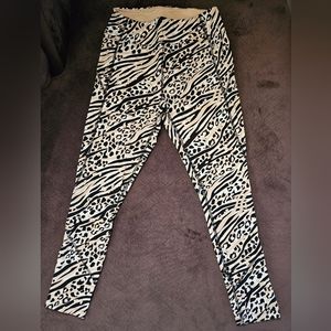 PINK Sport - Animal Print Leggings